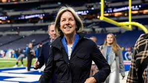 BREAKING NEWS: Head coach Dan Campbell has officially sent a bold request to the Detroit Lions owner Sheila Ford Hamp, expressing his desire to bring in NFL legend Barry Sanders as an offensive analyst, with the ultimate ambition of bringing another championship to Detroit. In response, Barry Sanders shocked the entire NFL world with just 7 words… - CAROT