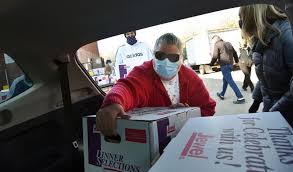 Before you tuck into the turkey, share a sentimental blessing over your food and family. Jewel Osco Workers Customers Collected Thanksgiving Dinners That Were Donated To Saint James Parish Food Pantry To Be Passed Out Chicago Tribune
