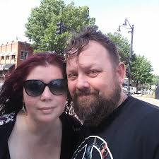 Heartwarming Stepdad's Surprise Proposal to Partner