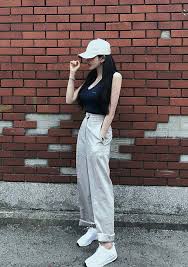 De leukste vintage fashion webshops, dit zijn ze! Parity Ootd With White Sneakers Up To 62 Off