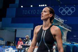 The 2008 summer olympic gold medalist federica pellegrini is the first female olympic champion in the history of italian swimmer who holds the record of being the only swimmer to have won eight medals in a row in the same event (200 meters freestyle) at the world's championships. J0epqpypwtvyom