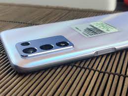 Realme Q3s