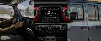 Call and answer whether taking calls, listening to music or selecting entertainment, use voice command to take control of your interior features while keeping your hands on the wheel and eyes. 2021 Jeep Gladiator Interior Truck Interior Features