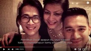 Oscar lawalata, kakak dari mario lawalata menegaskan jika dirinya adalah seorang transgender, ingin disebut dengan panggilan ini. Cerita Oscar Lawalata Yang Akhirnya Memutuskan Jadi Perempuan Sang Ibu Pun Menerima Keputusannya Warta Kota