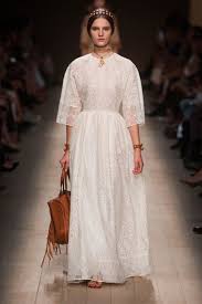 بالصور أزياء للمحجبات من مجموعة فالنتينو لصيف ٢٠١٤ Fashion Week Spring 2014 Renaissance Fashion Fashion