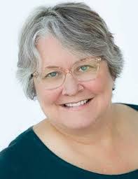 Lynette Lamb's Instagram, Twitter & Facebook