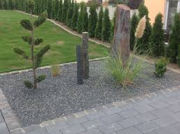 Schiefer wird auch als steinsplitter bezeichnet und im der beliebte landhausstil oder aber auch mediterrane gärten beinhalten immer auch gartenwege und. Stelen Backes