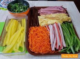 Though some may refer to kimbap as a korean sushi roll, that's a misnomer. Kimbap A Bite Size Korean Food Brings A Mouthful Of Joy Korean Language Blog