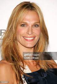 2.107 fotos e imágenes de alta resolución de J Molly