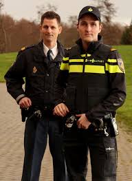 Check spelling or type a new query. Nieuw Politie Uniform Vanaf Vandaag Op Straat