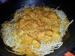 Nouilles Chinoise Et Poulet Sauce Cury Et Coco Recette Nouilles Chinoises Recette Viande Nouilles Chinoises Poulet