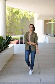 How To Dress Comfortably For The Airport And Still Look Cute