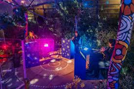 Gaana offers you free, unlimited access to over 30 million hindi songs, bollywood music, english mp3 songs, regional music & mirchi play. Christmas At Eden Project How To Book Ice Skating And Live Music Falmouth Packet