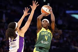 Flau’jae Johnson stars as Storm beat Spark to snap skid