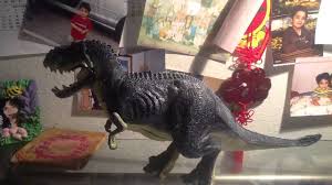 Outer box size 25.5 cm ~ 15 cm ~ 34.5 cm, figure body height 25 cm (except the tail) roar with the switch on the back. King Kong 2005 Remake Playmates Vastasarus Rex Review Youtube