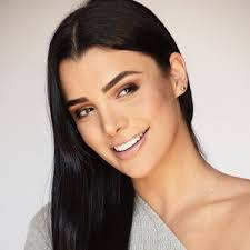 Reyna Pack's Instagram, Twitter & Facebook