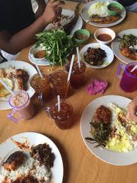 Ialah out the box, yang berlokasi di. 15 Tempat Makan Menarik Di Taiping Best Saji My