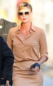 Charlize theron wearing pixie (75 of 86). 90 Charlize Theron Ideen Charlize Theron Frisuren Charlize Theron Kurze Haare