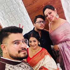 Few more beautiful moments from the ceremony 🥰💖💕♥️🌸🌼🌹🥂 #wedding  #weddingvibes #adrishambi #friendship #goodvibes