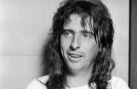 Alice cooper is currently touring across 10 countries and has 20 upcoming concerts. Watch Alice Cooper S Old Grey Whistle Test Interview From 1974 I Like Your Old Stuff Iconic Music Artists Albums Reviews Tours Comps