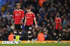Manchester united football club, 맨체스터 유나이티드 축구단)은 잉글랜드 맨체스터에 있는 잉글랜드 프로 축구 구단이다. Ruo1guxk B7mhm