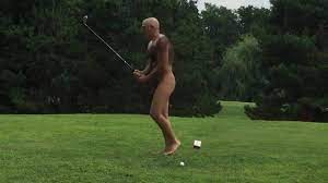 Playing golf naked - ThisVid.com