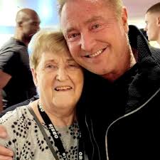 Lynyrd Skynyrd fan appreciation and photo discussion