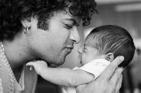 Hace aproximadamente 8 años tu papá y yo albergamos la idea de tener hijos.  Si teníamos un varón, lo llamaríamos Felipe. Tu nombre resonó como un eco  imposible de callar en mi