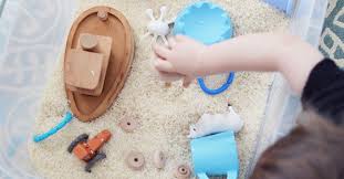 Some of the most popular sensory bin fillers include water, sand, dry rice, dry beans, popcorn kernels, water beads and shaving cream. Rice Sensory Bin