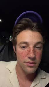 Who ugly w this filter 😮‍💨