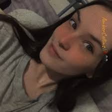 Amber Collins's Instagram, Twitter & Facebook