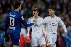 Thibaut courtois & cristiano ronaldo after the final whistle. Cr7 Studio Auf Twitter Thibaut Courtois Cristiano Ronaldo Is Irreplaceable You Cannot Forget What He Did He Is The Greatest Player In The History Of Real Madrid Of Course We Miss Him