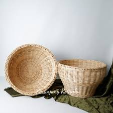 Produk kerajinan tangan dari rotan umumnya lebih kerap digunakan pada kebutuhan rumah tangga contoh. Jual Keranjang Bunga Hias Rotan Terbaru Lazada Co Id