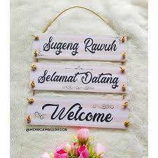 Ucapan selamat datang bisa diungkapkan ketika menyambut seseorang. Walldecor Murahhiasan Dinding Gantungan Ucapan Tulisan Pintu Rumah Selamat Datang Welcome 28x8 Shopee Indonesia
