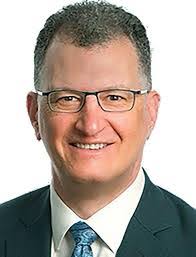 Robert Vinal's Instagram, Twitter & Facebook