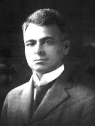 Pequeno Príncipe conta com esqueleto humano centenário