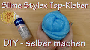 Kinder lieben es mit glitschigem, zähflüssigem schleim zu spielen, die kleine fingerchen in glibber zu graben und sogar mama mit schleim zu gruseln. Slime Knet Schleim Aus Speisestarke Und Shampoo Nur 2 Zutaten Youtube