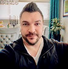 Manuel Lievanos's Instagram, Twitter & Facebook