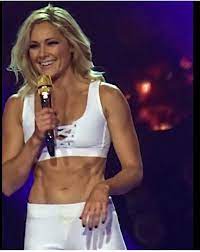 Since her debut in 2005 she has won numerous awards, including eight echo awards. Helene Fischer Helene Fischer Fischer Helene Promi Stil Famous Celebrities Celebrity Style Model Photos