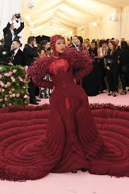 Cardi B Met Gala 2019 La Robe Rouge Record De Thom Browne Met Gala Outfits Met Gala Event Dresses