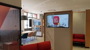 Betvis bank digital signage solution makes everything easier from updating financial information, promoting financial products and services to reinforcing brand confidence, featuring engaging display and competitive costs. Bawag Bank Easescreen