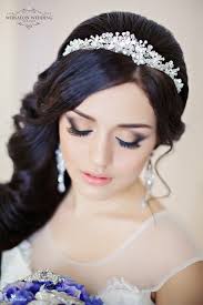 The wedding hairstyles with headband may change your appearance and confidence all through a period when you might need it the most. Top 20 Bridal Headpieces For Your Wedding Hairstyles Elegantweddinginvites Com Blog