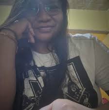 Ricardo a Mariana: “no hay forma de que te vayas, eres una de las piezas  más importantes de 'Me caigo de risa'”. 😗