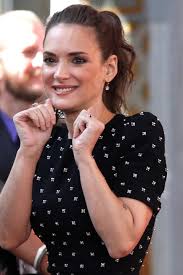 A conversation will follow the screening to take a look back at the making of the film and the characters who have come to embody the spirit of generation x. Winona Ryder Starportrat News Bilder Gala De