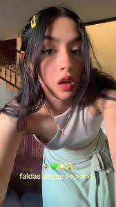 Mi Mama Parece Hermana Con Esa Falda