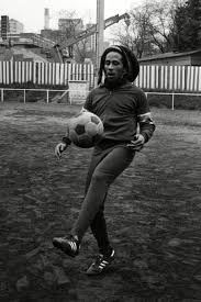 Bunny wailer ~ ram dance hall, jolly session & sabotage ~ live 1987. 18 Bob Marley Facts From The Weird To Three Little Birds British Gq