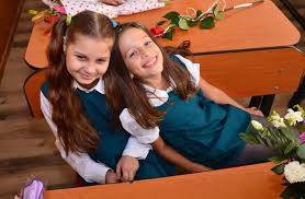 Primul sunet marchează începutul unei noi etape în viață: Prima Zi De Scoala Din Nou DeÈ™teptarea Ziarul BacÄƒului