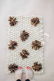 Teppiche selber knüpfen ist eine beliebte handwerkskunst. Diy Teppich Makeover Moderne Diy Idee Fur Verschiedene Textilien