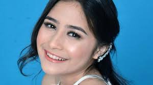 Buka bukaan yang lagi trending di indonesia. Kini Fokus Karir Prilly Latuconsina Ungkap Pernah Gagal Nikah Muda