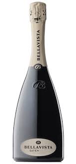 It is the result of musts that come from a franciacorta rosé capable of exalting the incomparable elegance of pinot noir. Saten Brut Franciacorta Docg Bellavista Vinello